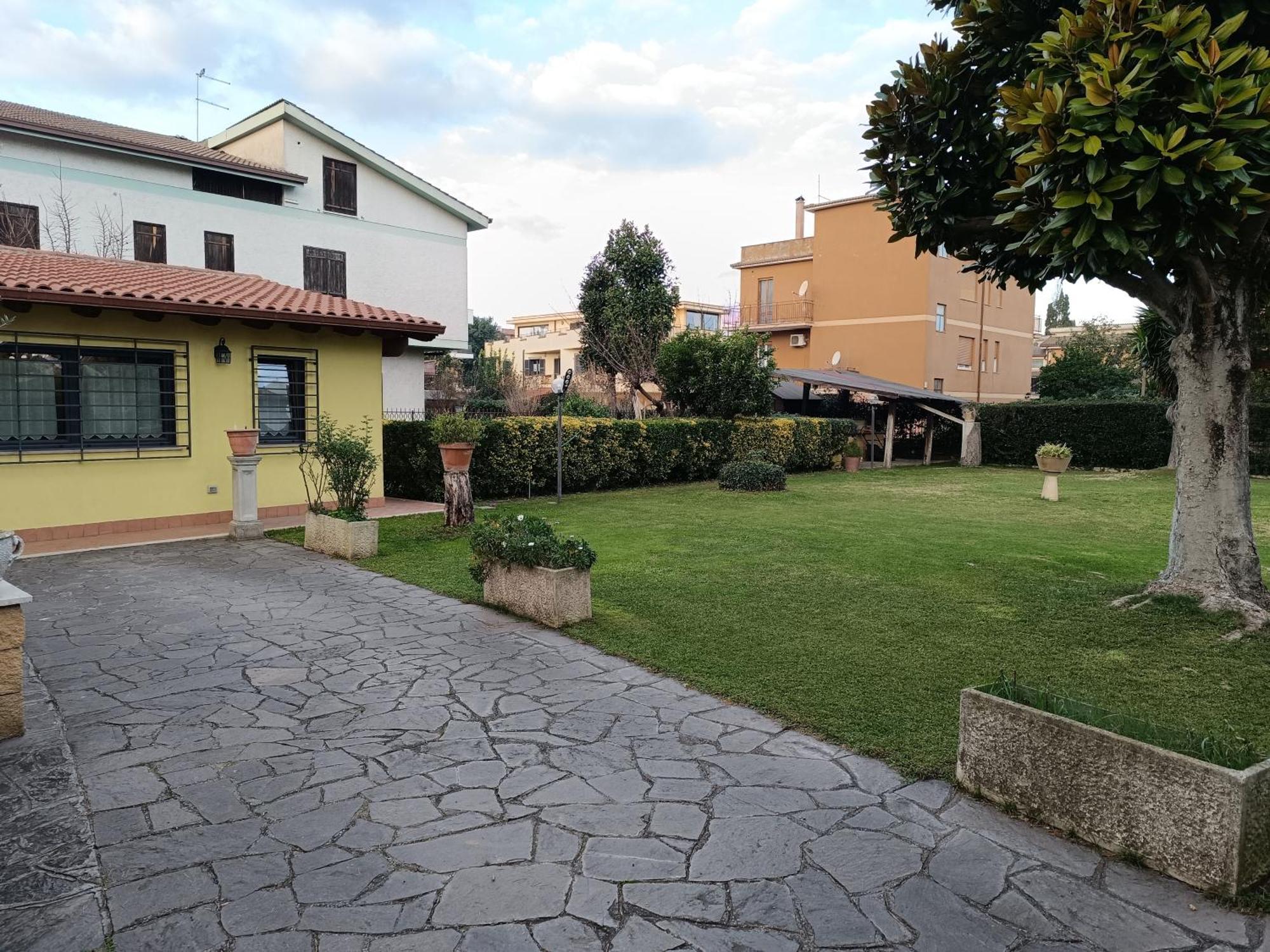Lochaletcivico47 Roma Eksteriør bilde
